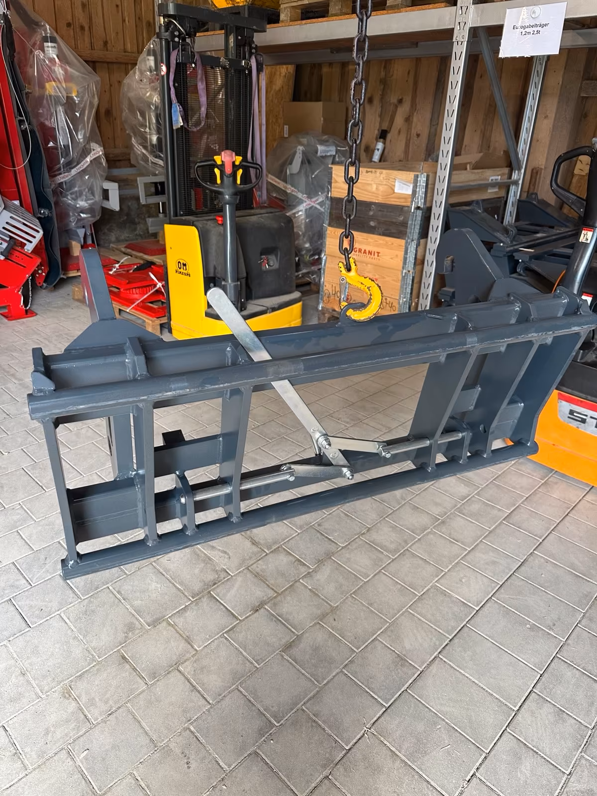 Cat 906-908 3,3t Adapterrahmen auf Euro